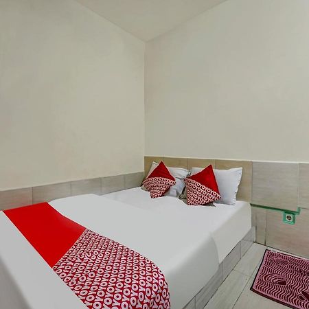 Oyo 90158 Hotel Lendosis Perintis Kemerdekaan Palembang Dış mekan fotoğraf