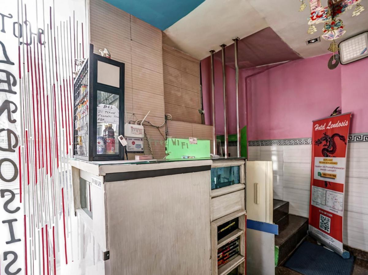 Oyo 90158 Hotel Lendosis Perintis Kemerdekaan Palembang Dış mekan fotoğraf